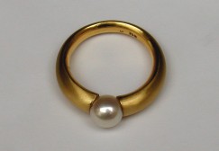 pearl-ring