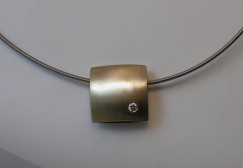 diamond-pendant