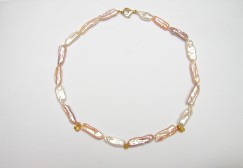 pearls-gold-neck