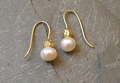pearl-hangers